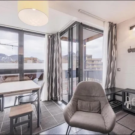 Confortable Centre Station Face Aux Pistes De